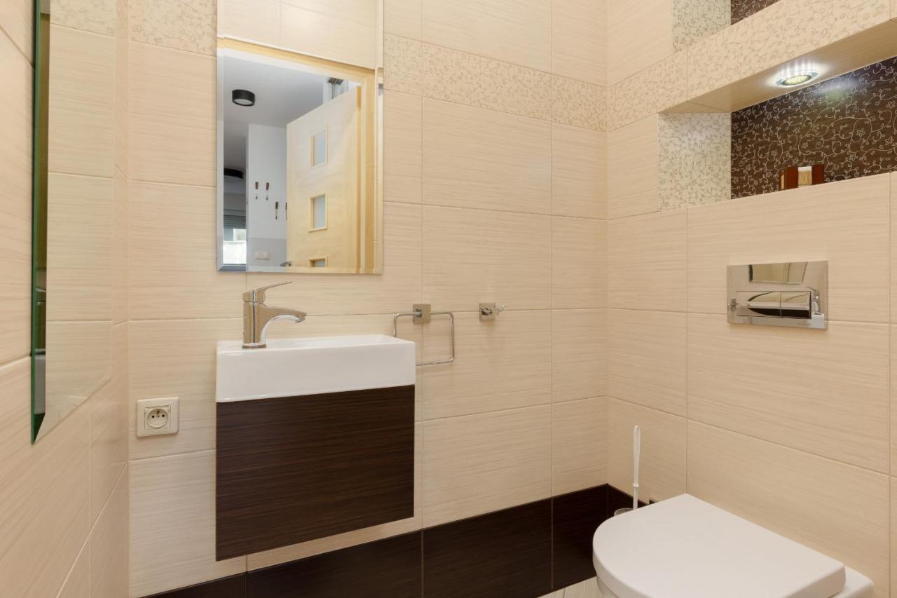 Metro Targowek Spacious Apartment With Parking By Noclegi Renters Warsaw Luaran gambar