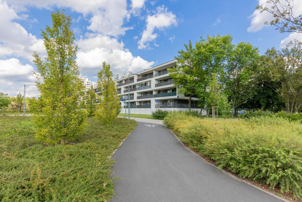 Metro Targowek Spacious Apartment With Parking By Noclegi Renters Warsaw Luaran gambar