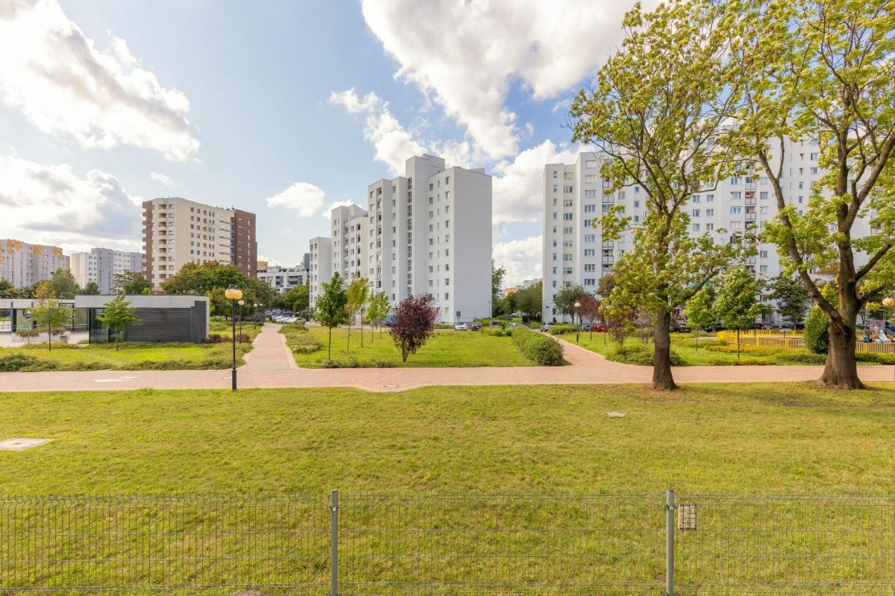 Metro Targowek Spacious Apartment With Parking By Noclegi Renters Warsaw Luaran gambar