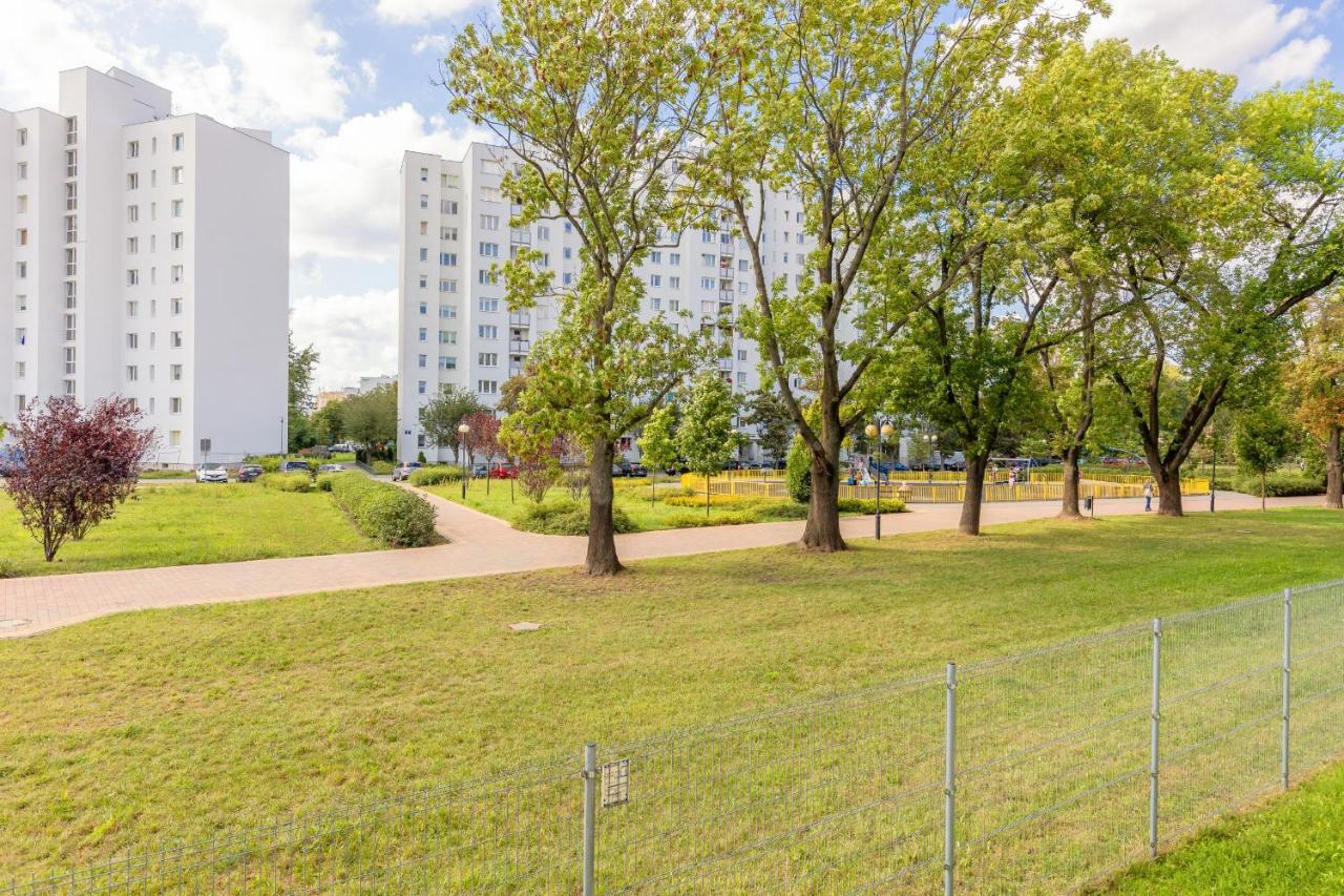 Metro Targowek Spacious Apartment With Parking By Noclegi Renters Warsaw Luaran gambar